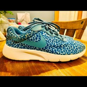Girls blue leopard print NIKE shoes 3.5Y